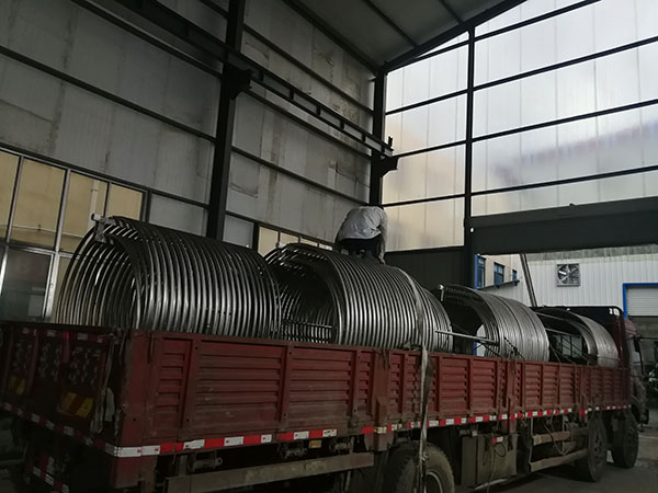 鈦材盤(pán)管裝車(chē)